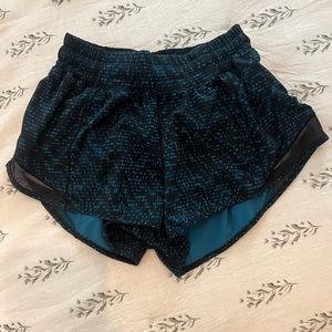 Hotty Hot Low-Rise Line short 2.5 Lululemon